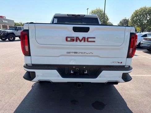 Used 2021 GMC Sierra 1500 AT4 w/ AT4 Value Package AWD/4WD image 8