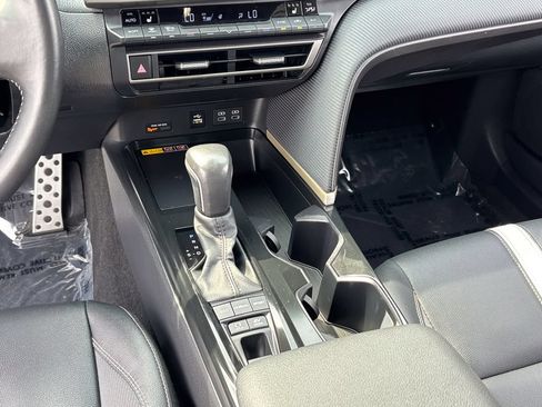 Used 2025 Toyota Camry SE w/ Convenience Package AWD/4WD image 26