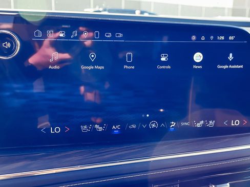 Used 2025 Chevrolet Tahoe Premier image 10