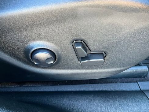 Used 2022 Jeep Cherokee Limited w/ Mopar Interior Package image 11