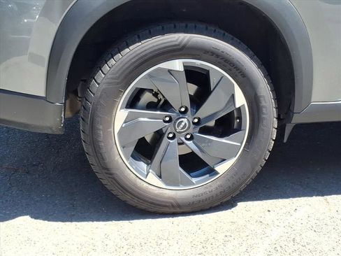 Used 2024 Nissan Rogue SV image 28