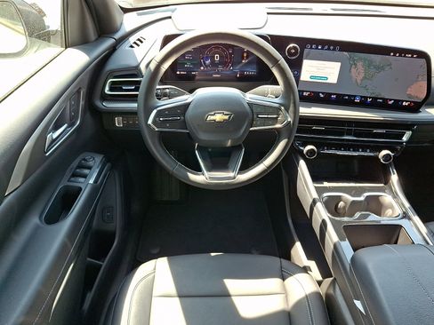Certified 2026 Chevrolet Traverse LT AWD/4WD image 14