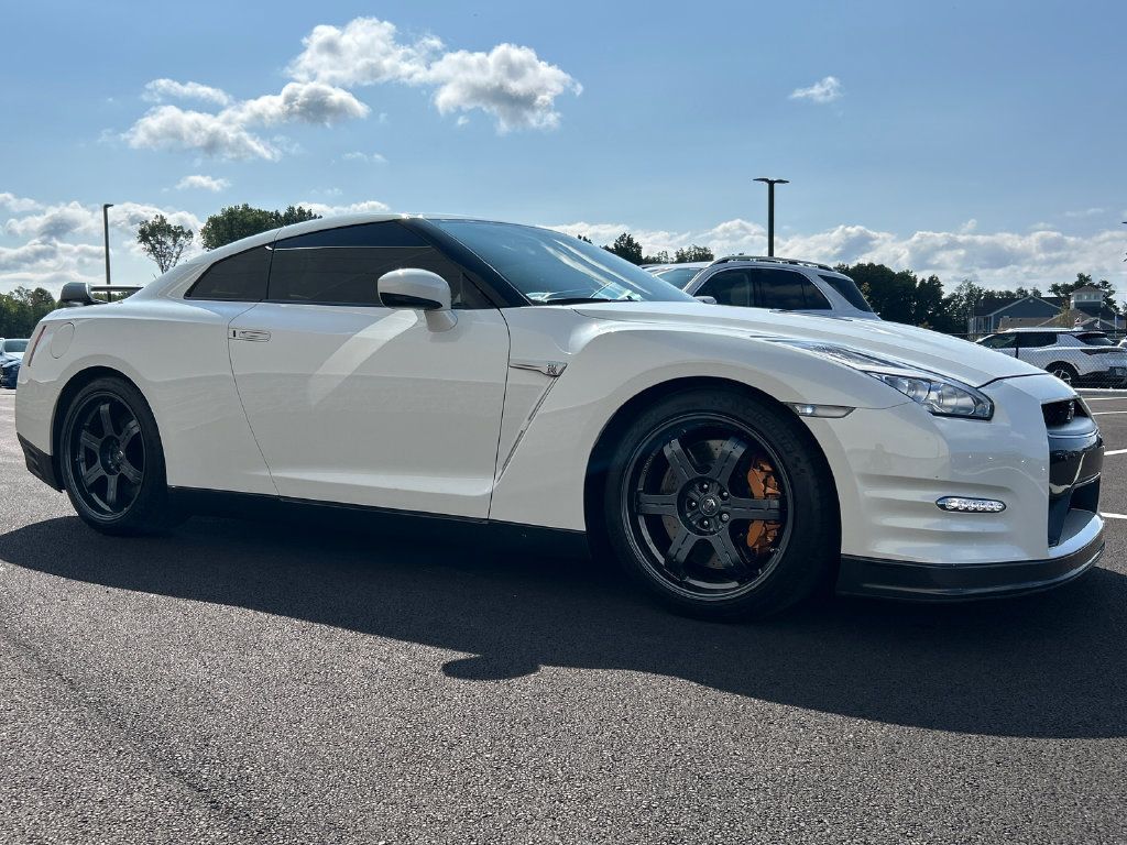 Used 2015 Nissan GT-R Black Edition AWD/4WD image 2