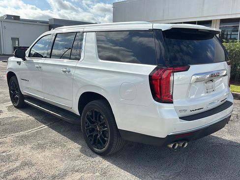 Used 2023 GMC Yukon XL Denali RWD image 5