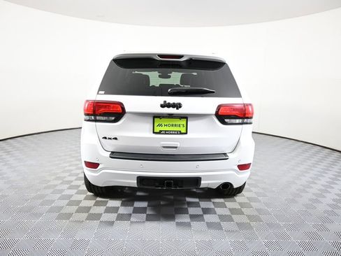 Used 2020 Jeep Grand Cherokee Altitude AWD/4WD image 5