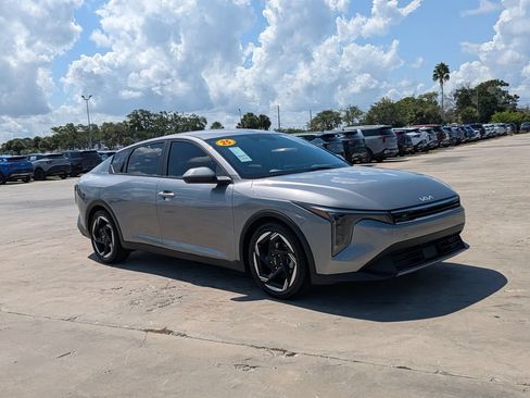 Certified 2025 Kia K4 EX FWD image 2