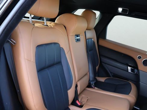 Used 2018 Land Rover Range Rover Sport HSE Dynamic image 13