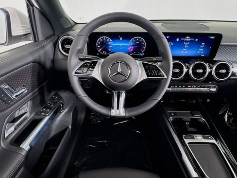 New 2026 Mercedes-Benz GLB 250 image 4
