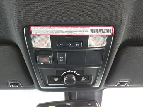 Used 2021 Toyota Tacoma TRD Off-Road image 10