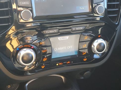 Used 2015 Nissan Juke SV w/ Technology Package image 22