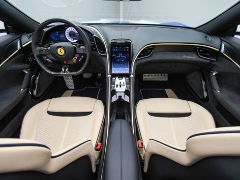 Used 2025 Ferrari Roma Spider image 13