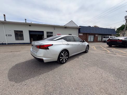 Used 2020 Nissan Altima 2.5 SL FWD image 29