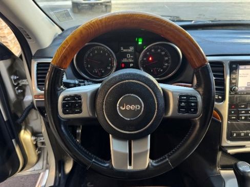 Used 2011 Jeep Grand Cherokee Overland image 17