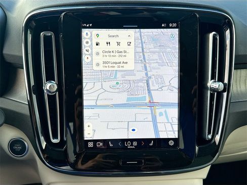 Used 2024 Volvo XC40 B5 Plus image 16