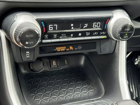 Used 2022 Toyota RAV4 LE AWD/4WD image 23