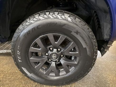 Used 2023 Toyota Tacoma SR5 image 9