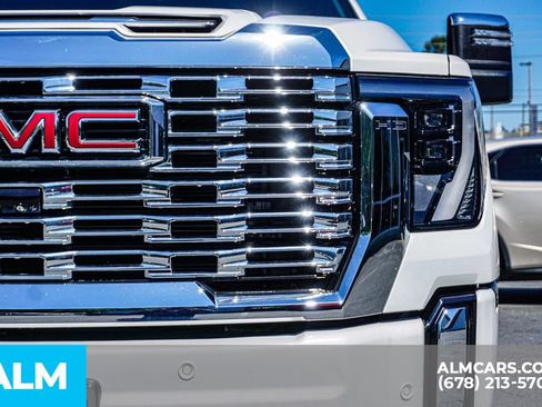 Used 2024 GMC Sierra 3500 Denali w/ Denali Reserve Package AWD/4WD image 11