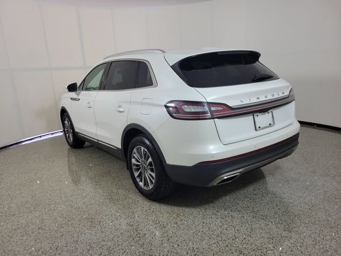Used 2023 Lincoln Nautilus AWD image 3