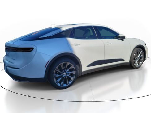 Certified 2025 Toyota Crown XLE w/ Advanced Technology Package image 5