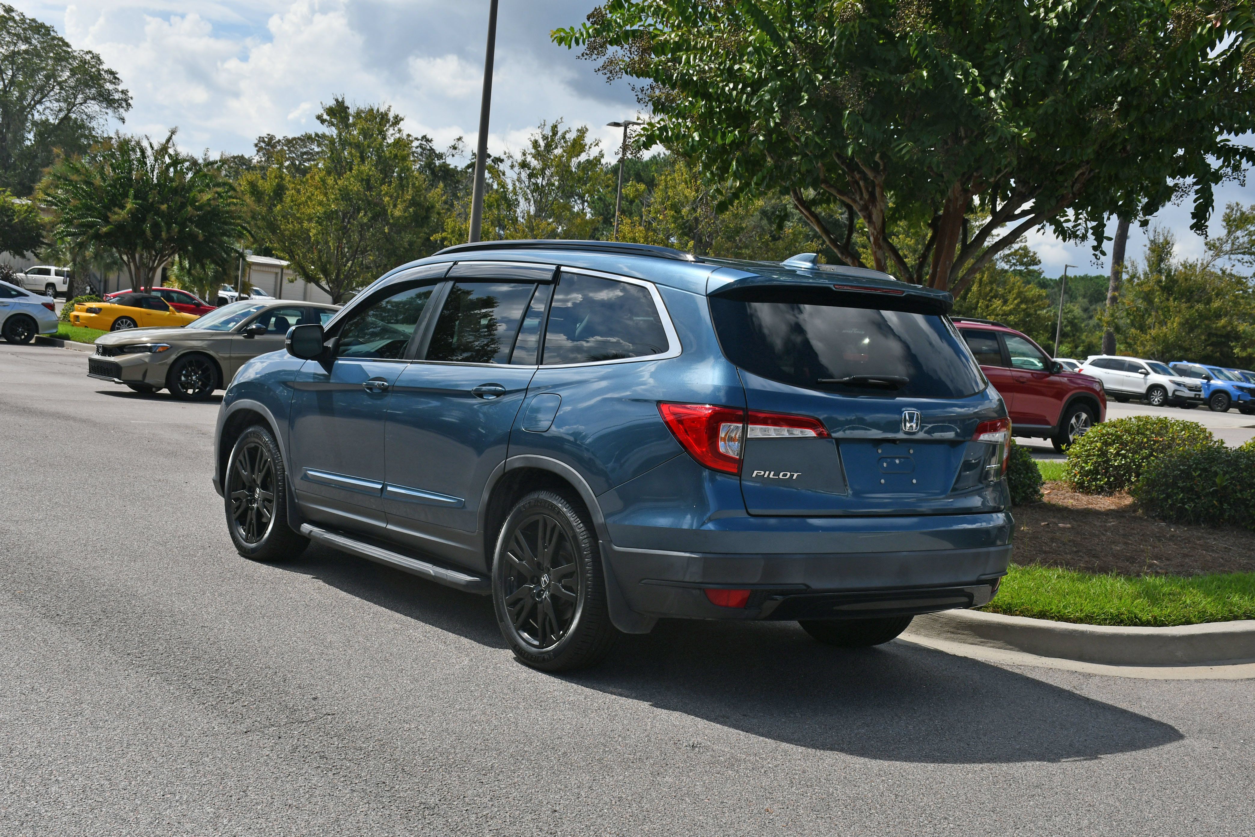 Used 2021 Honda Pilot Special Edition image 3