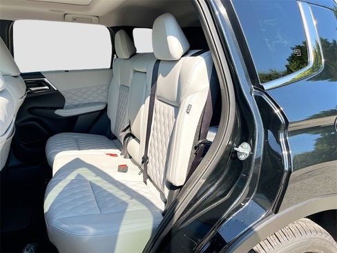 New 2025 Mitsubishi Outlander SEL image 26