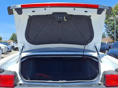 Used 2014 Dodge Challenger R/T RWD image 11