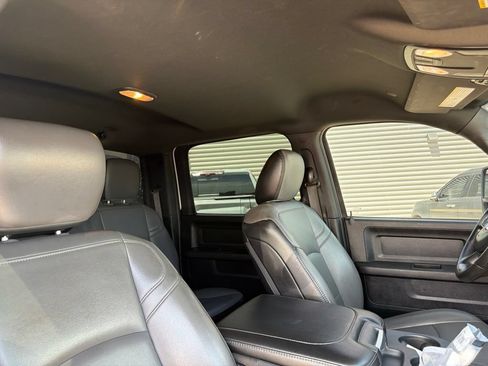 Used 2024 RAM 3500 Tradesman w/ Chrome Appearance Group AWD/4WD image 13
