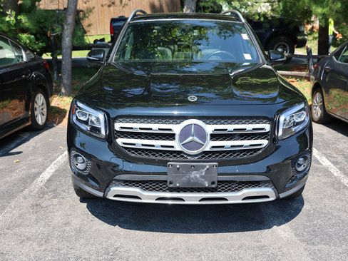 Used 2021 Mercedes-Benz GLB 250 4MATIC image 2