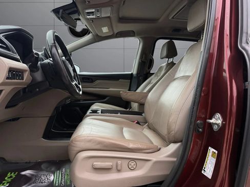 Used 2018 Honda Odyssey Touring image 16