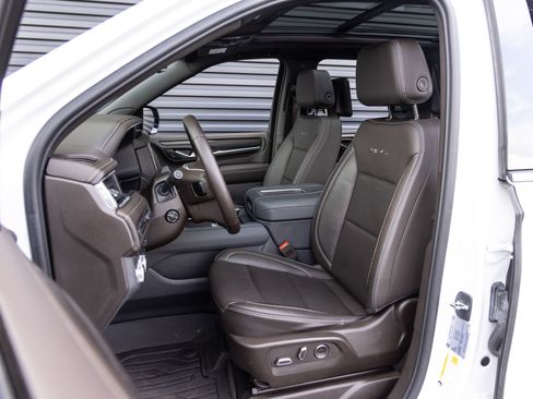Used 2023 GMC Yukon Denali w/ Denali Reserve Package AWD/4WD image 21