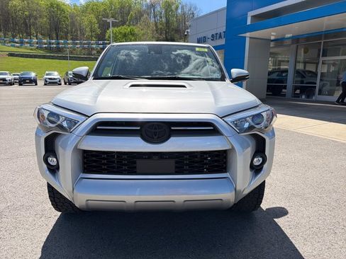 Used 2024 Toyota 4Runner TRD Off-Road Premium w/ Off Road Premium Plus Package AWD/4WD image 11