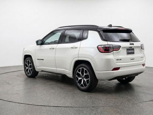 Used 2025 Jeep Compass Limited AWD/4WD image 6