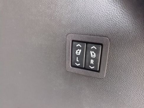 Used 2022 Buick Enclave Avenir w/ Avenir Technology Package AWD/4WD image 37
