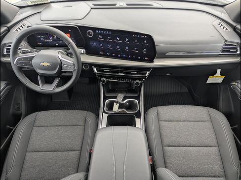New 2026 Chevrolet Traverse LT w/ LPO, Floor Liner Package FWD image 17