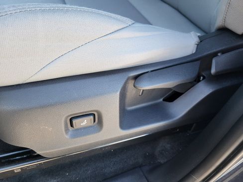 Certified 2025 Toyota Tacoma SR5 image 15