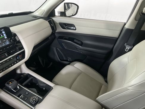 Used 2023 Nissan Pathfinder SL w/ SL Premium Package image 24