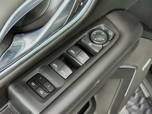 Used 2021 Chevrolet Tahoe Z71 w/ Rear Media and Nav Package image 21