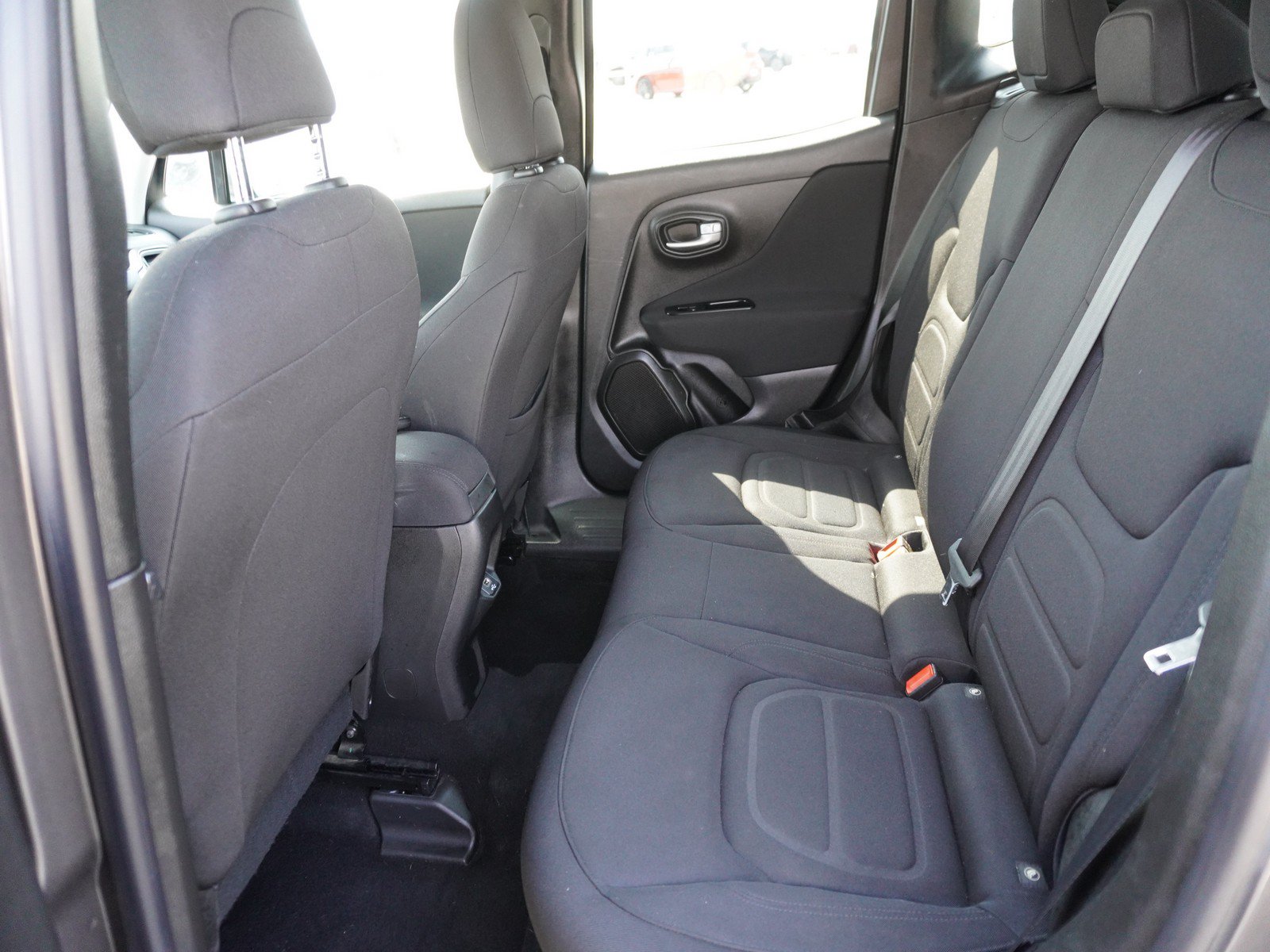 Used 2019 Jeep Renegade Latitude w/ Trailer Tow Group AWD/4WD image 14