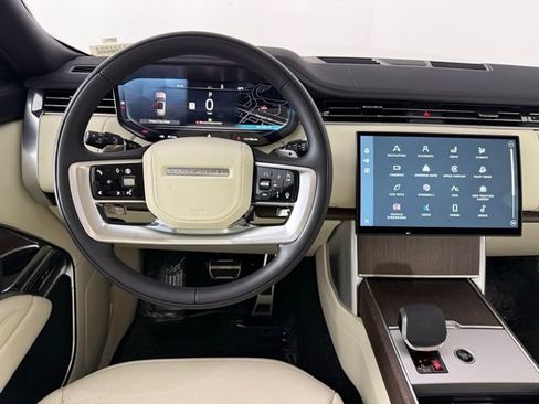New 2025 Land Rover Range Rover SE image 30