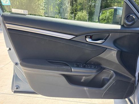 Used 2018 Honda Civic EX image 13