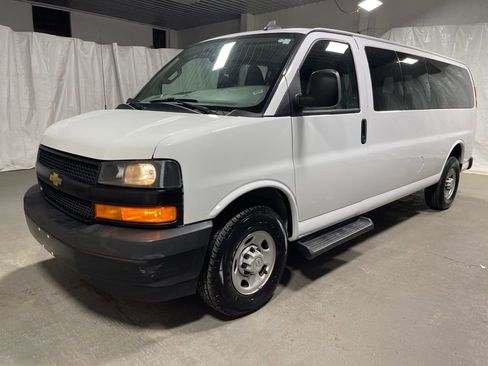 Used 2023 Chevrolet Express 3500 LS RWD image 3