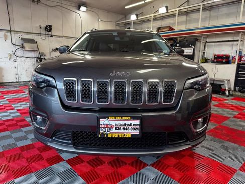Used 2019 Jeep Cherokee Limited image 2