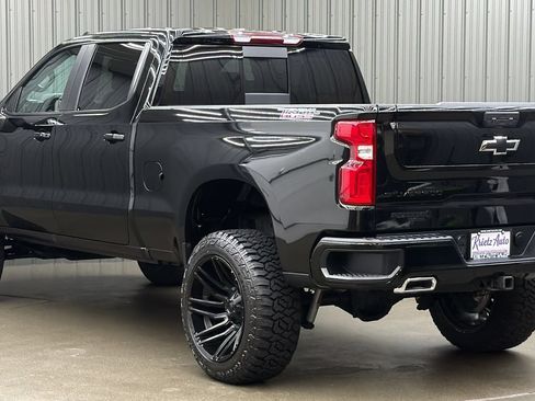 Used 2025 Chevrolet Silverado 1500 LT Trail Boss w/ Convenience Package II AWD/4WD image 3