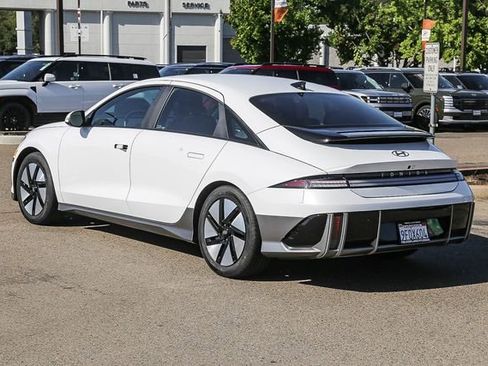 Used 2023 Hyundai Ioniq 6 SE AWD/4WD image 2