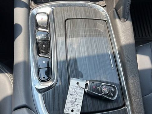 Used 2024 Buick Enclave Premium image 14