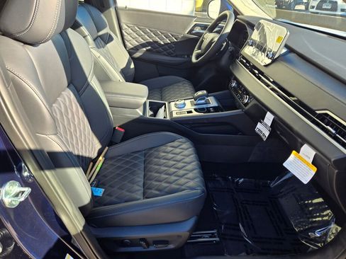 New 2025 Mitsubishi Outlander SEL image 4