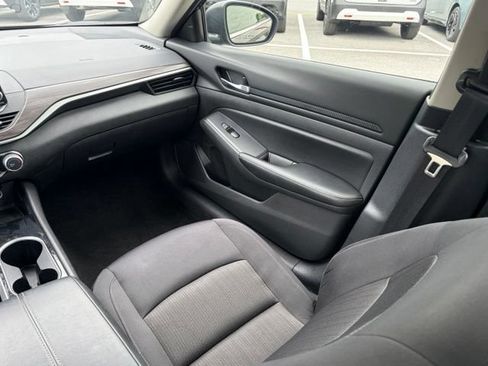 Certified 2024 Nissan Altima 2.5 SV FWD image 34