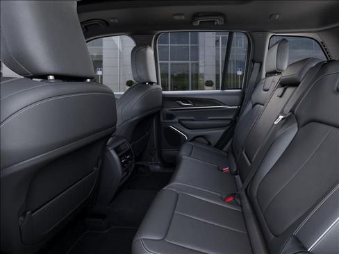 New 2026 Jeep Grand Cherokee Limited image 23