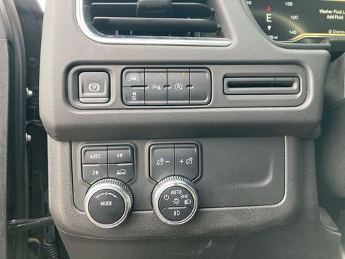 Used 2024 GMC Yukon SLT image 14