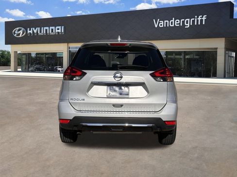 Used 2020 Nissan Rogue S image 10